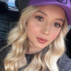 Anny_kross webcam livesex profile in venezuela cams