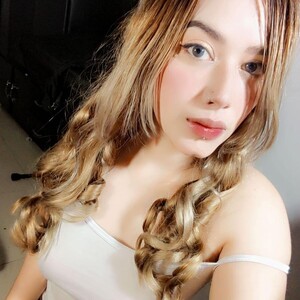 Amy_kix Hispanic webcam from Brazil