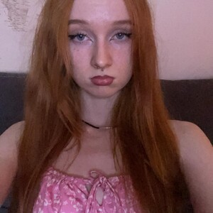 Redheadfever live cam video preview