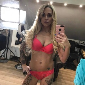 SarahSorrente webcam livesex profile in slovenia cams