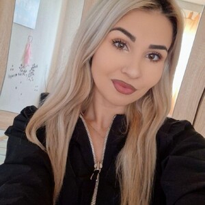 Sophia_smithh webcam profile - Italian