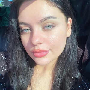 Celia_ webcam profile - Spanish