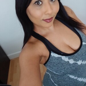 MissJasmineUK Ebony webcam from United Kingdom